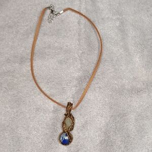 Fluorite And Lapis Azul Wire Wrap